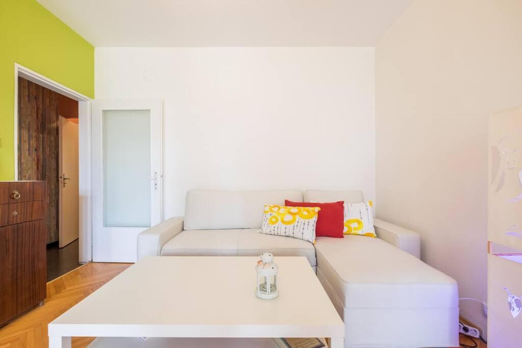 Beautiful Flat In Central Location By Flat Mаnager София Экстерьер фото